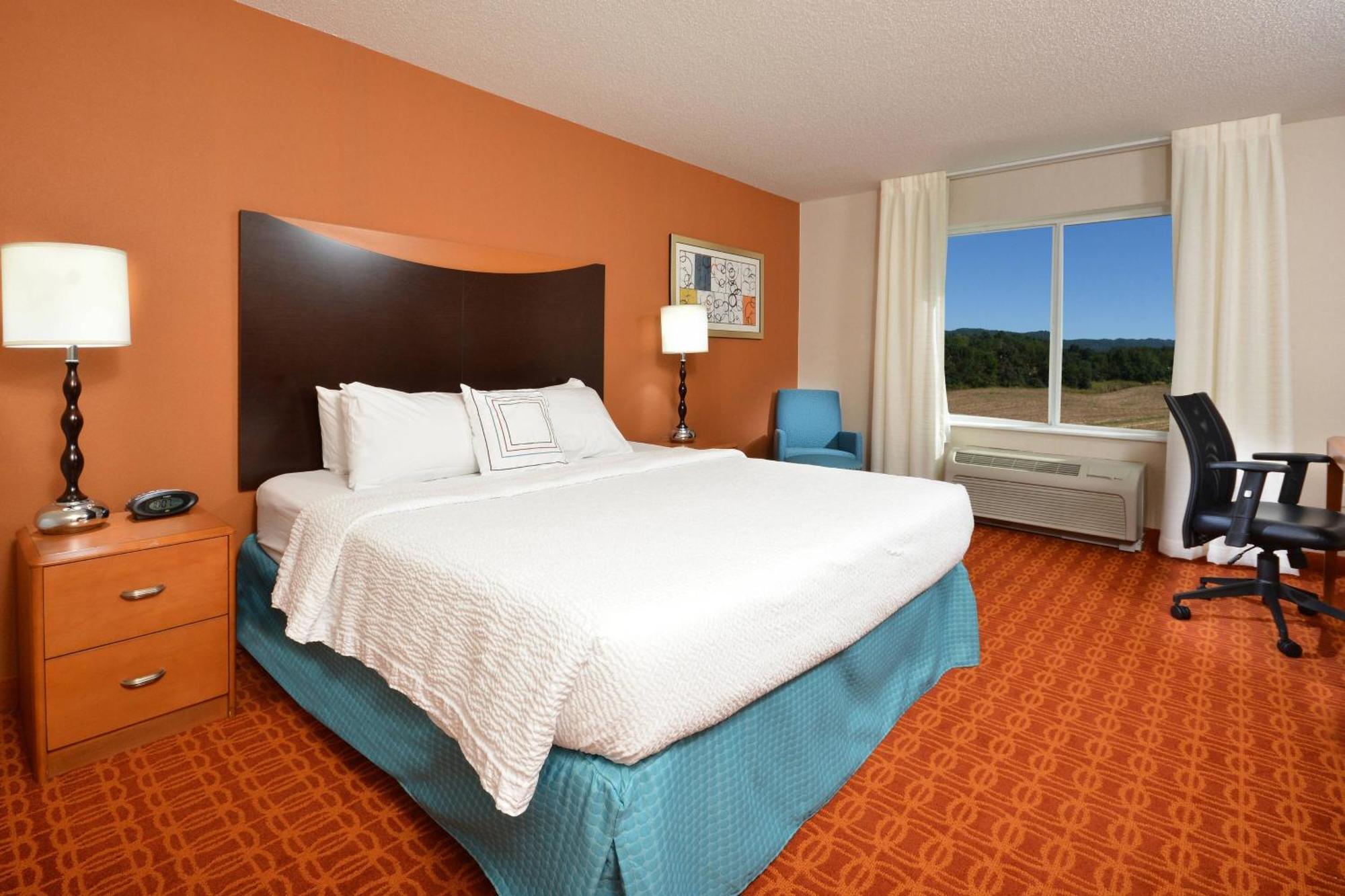 Fairfield Inn & Suites Wytheville Exterior photo